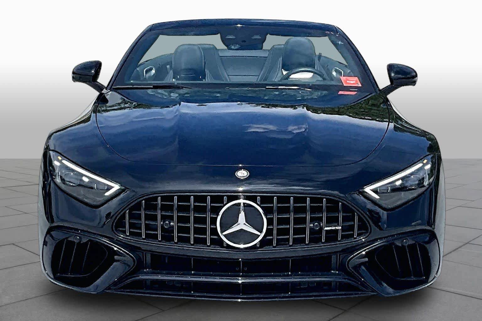 Used 2023 Mercedes-Benz SL 63 AMG 4MATIC w/ Driver Assistance Package image 4