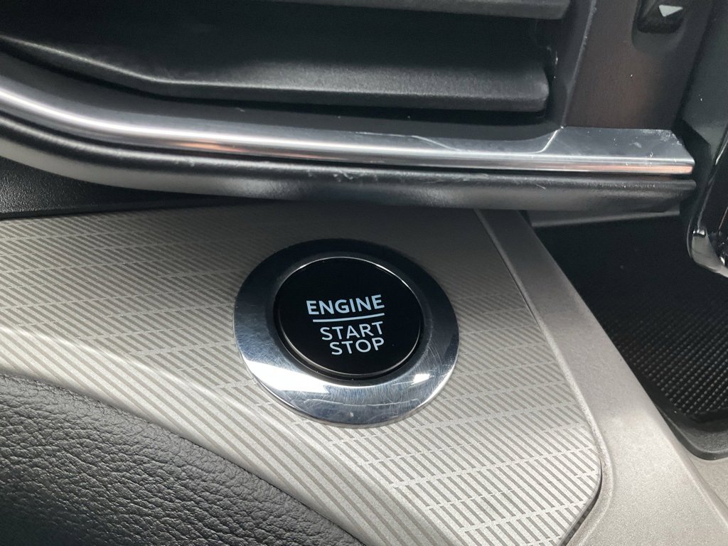 Used 2023 Ford Explorer XLT w/ Equipment Group 202A image 9