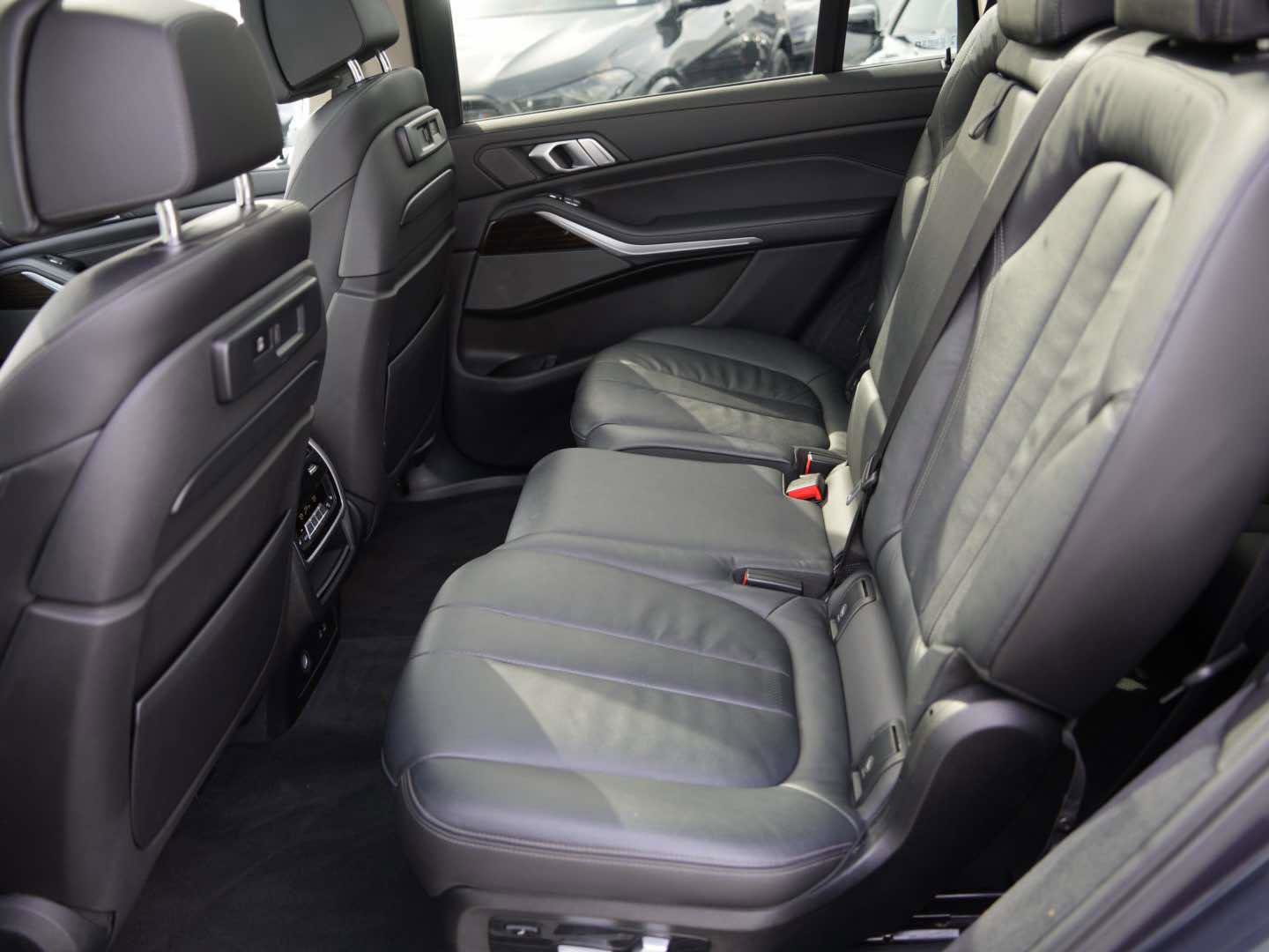 Used 2019 BMW X7 xDrive40i w/ Premium Package image 11