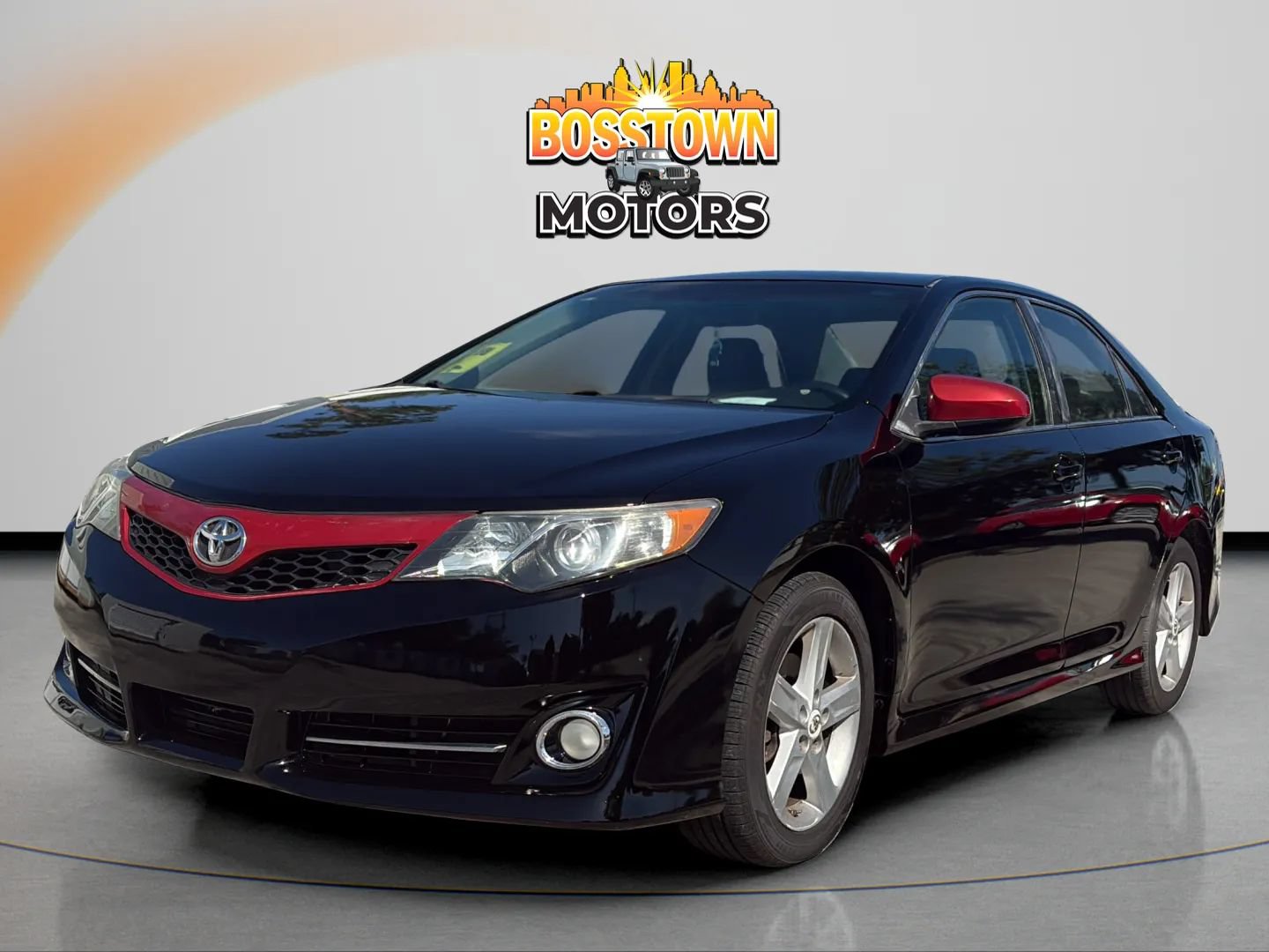 Used 2012 Toyota Camry SE FWD image 1