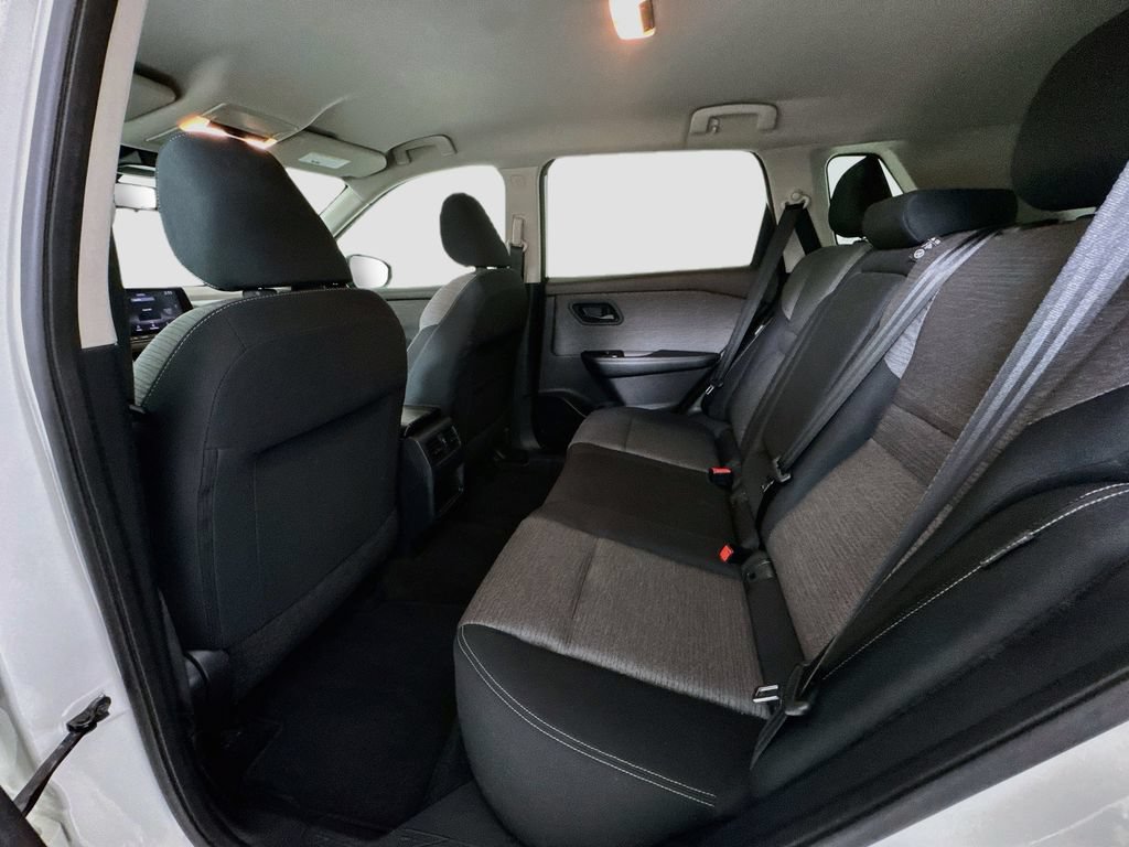 Used 2022 Nissan Rogue S AWD/4WD image 21