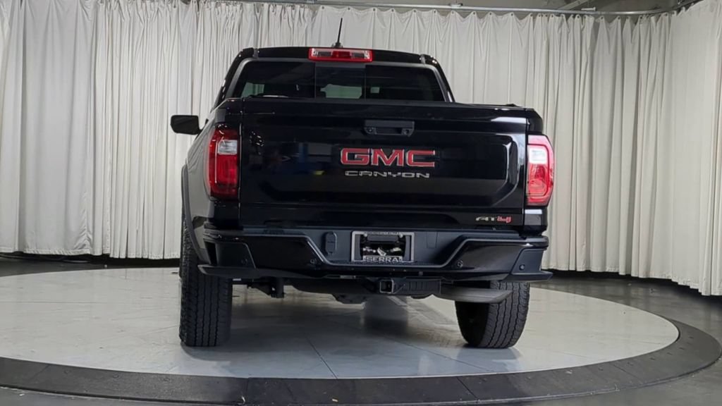 Used 2023 GMC Canyon AT4 w/ AT4 Premium Package AWD/4WD image 9