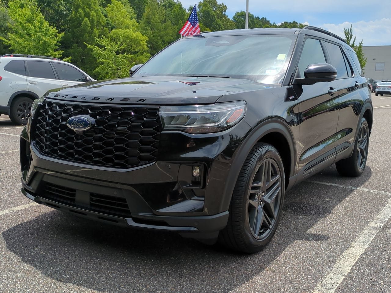 Used 2025 Ford Explorer ST-Line w/ ST-Line Street Pack AWD/4WD image 8