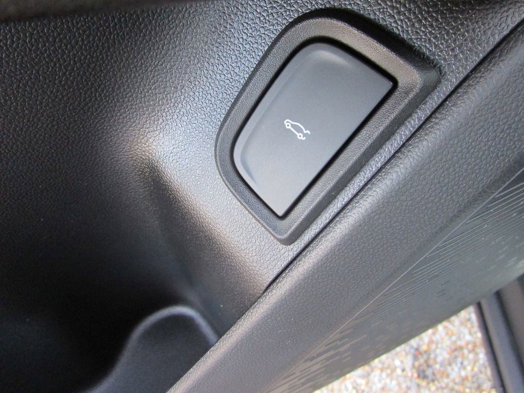 New 2026 Chevrolet Equinox LT w/ Convenience Package II FWD image 26