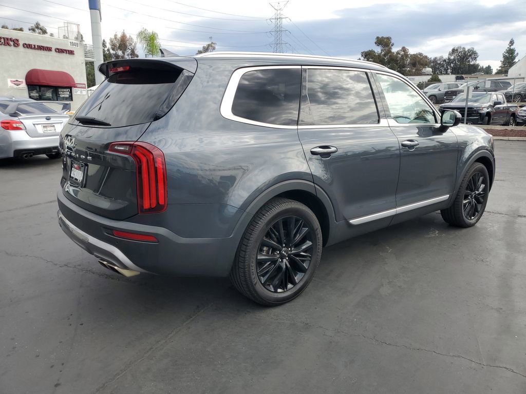 Used 2022 Kia Telluride SX w/ SX Prestige Package image 3
