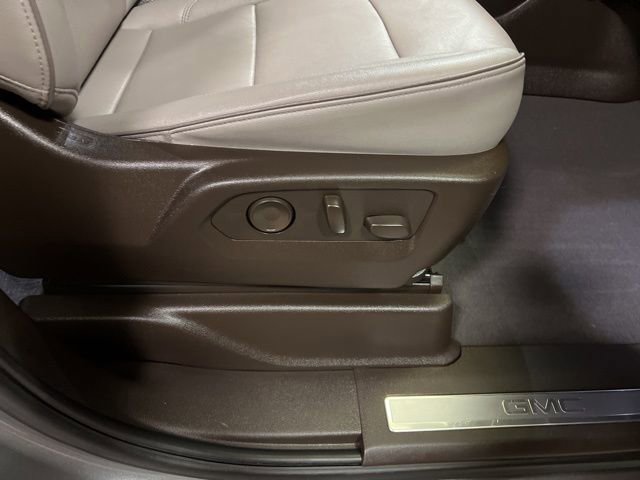 Used 2023 GMC Yukon XL SLT w/ SLT Luxury Package image 71