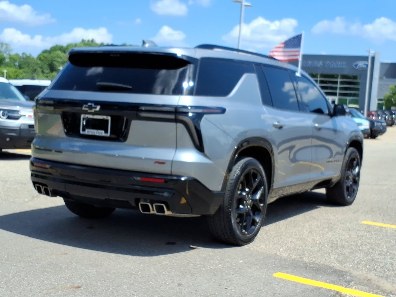 Used 2024 Chevrolet Traverse RS AWD/4WD image 7