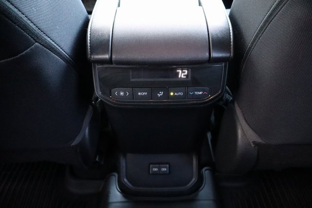 Used 2022 Toyota Highlander LE image 33