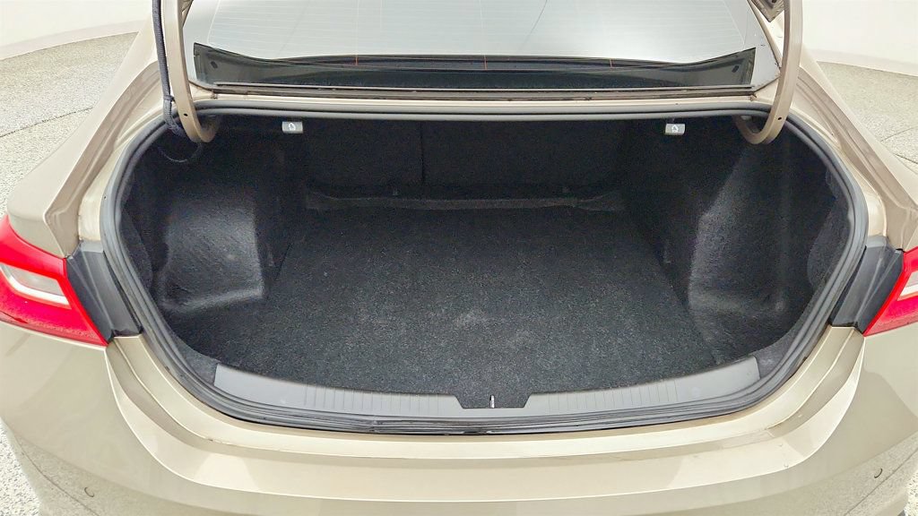 Used 2024 Chevrolet Malibu RS FWD image 19