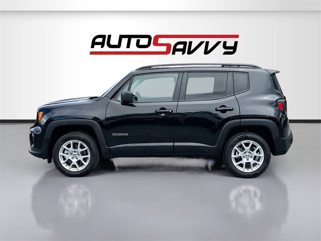Used 2023 Jeep Renegade Latitude w/ Premium Group image 4
