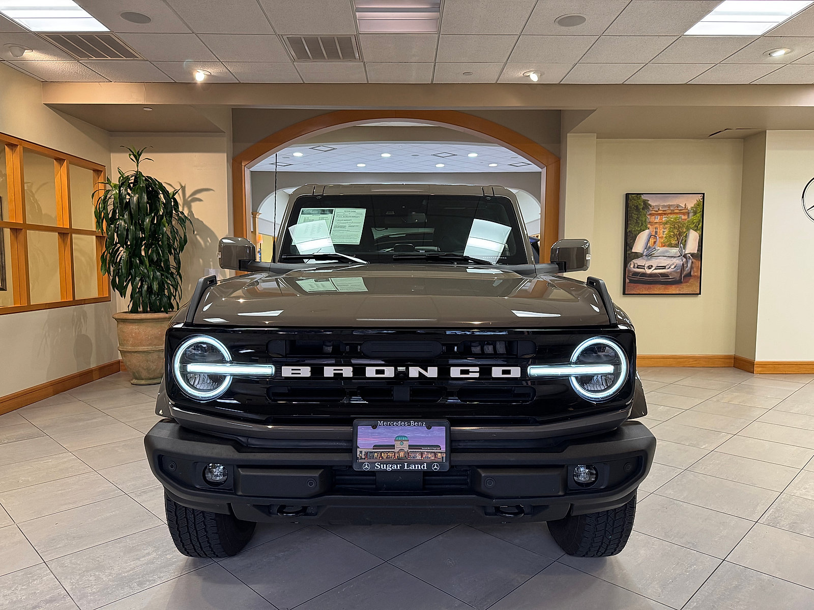 Used 2025 Ford Bronco Outer Banks AWD/4WD image 3