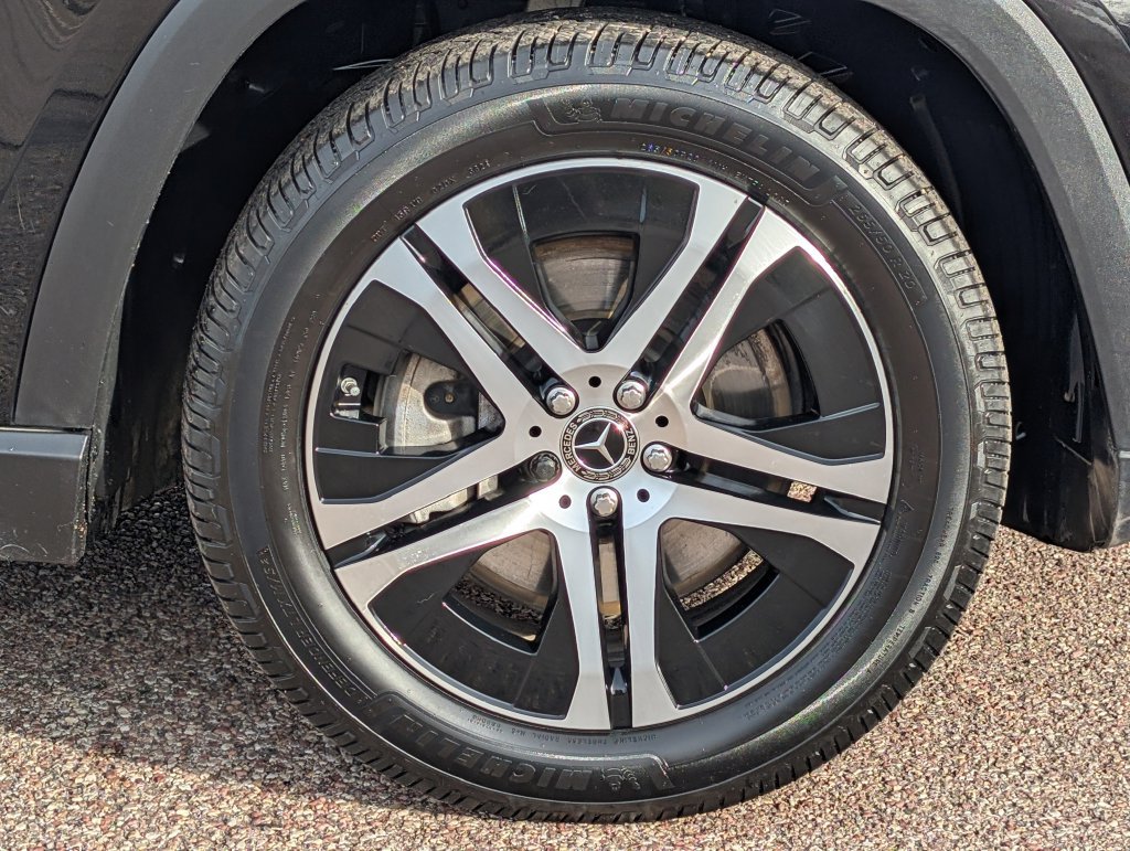 Used 2022 Mercedes-Benz GLS 450 4MATIC image 10