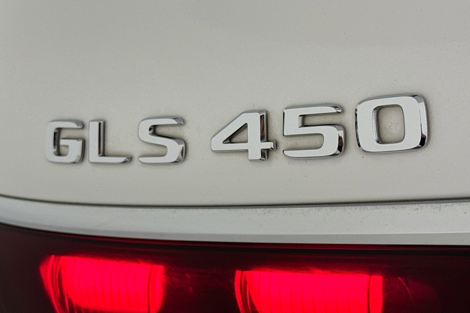 Used 2024 Mercedes-Benz GLS 450 4MATIC image 10