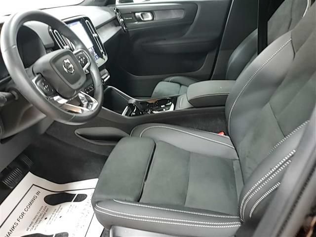 Used 2023 Volvo C40 P8 Recharge Ultimate AWD/4WD image 2