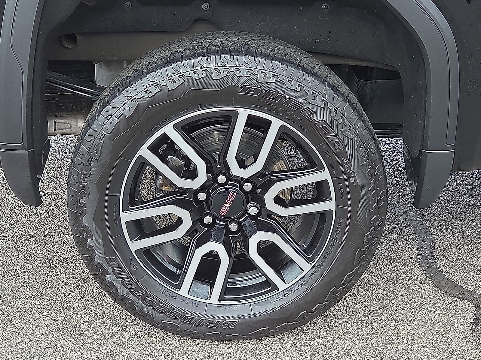 Used 2025 GMC Sierra 1500 AT4 w/ AT4 Premium Package AWD/4WD image 7