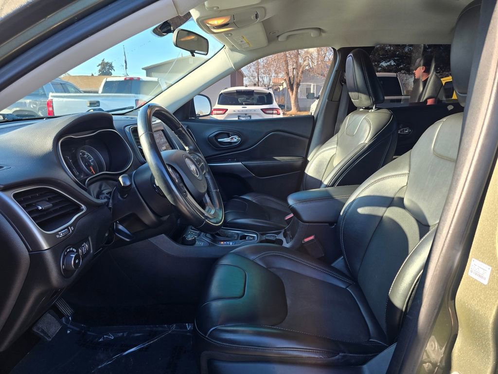 Used 2019 Jeep Cherokee Latitude Plus image 24