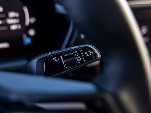 Certified 2025 Porsche Macan Electric image 50