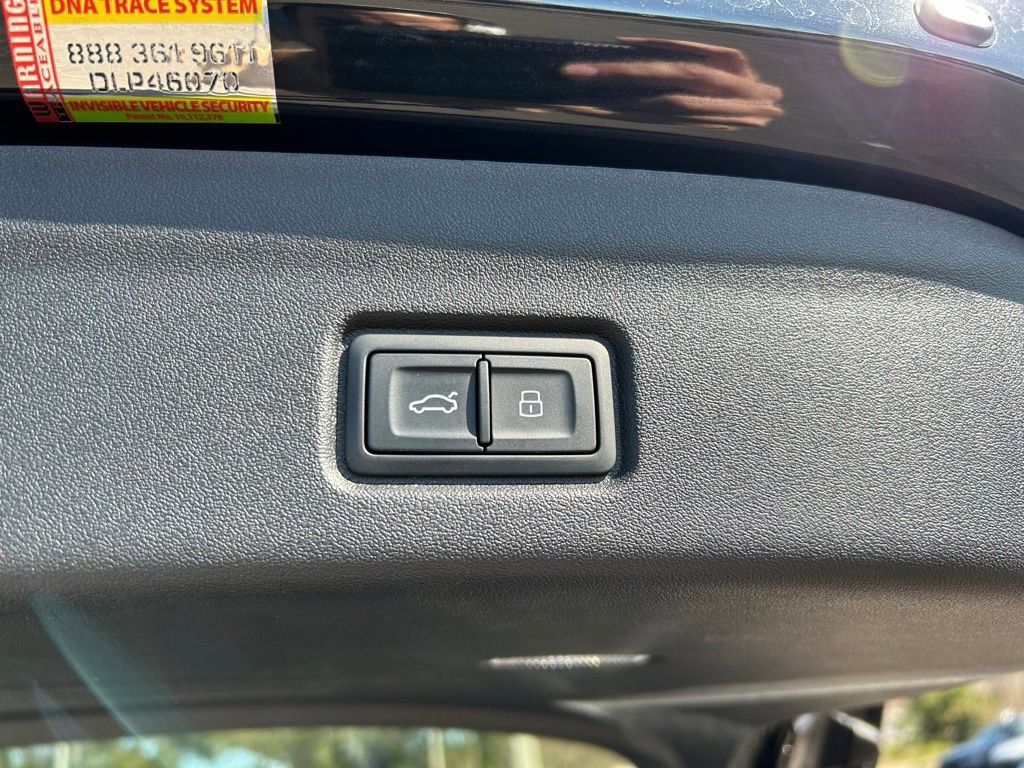 Used 2025 Audi Q6 e-tron Premium w/ Convenience Package image 57