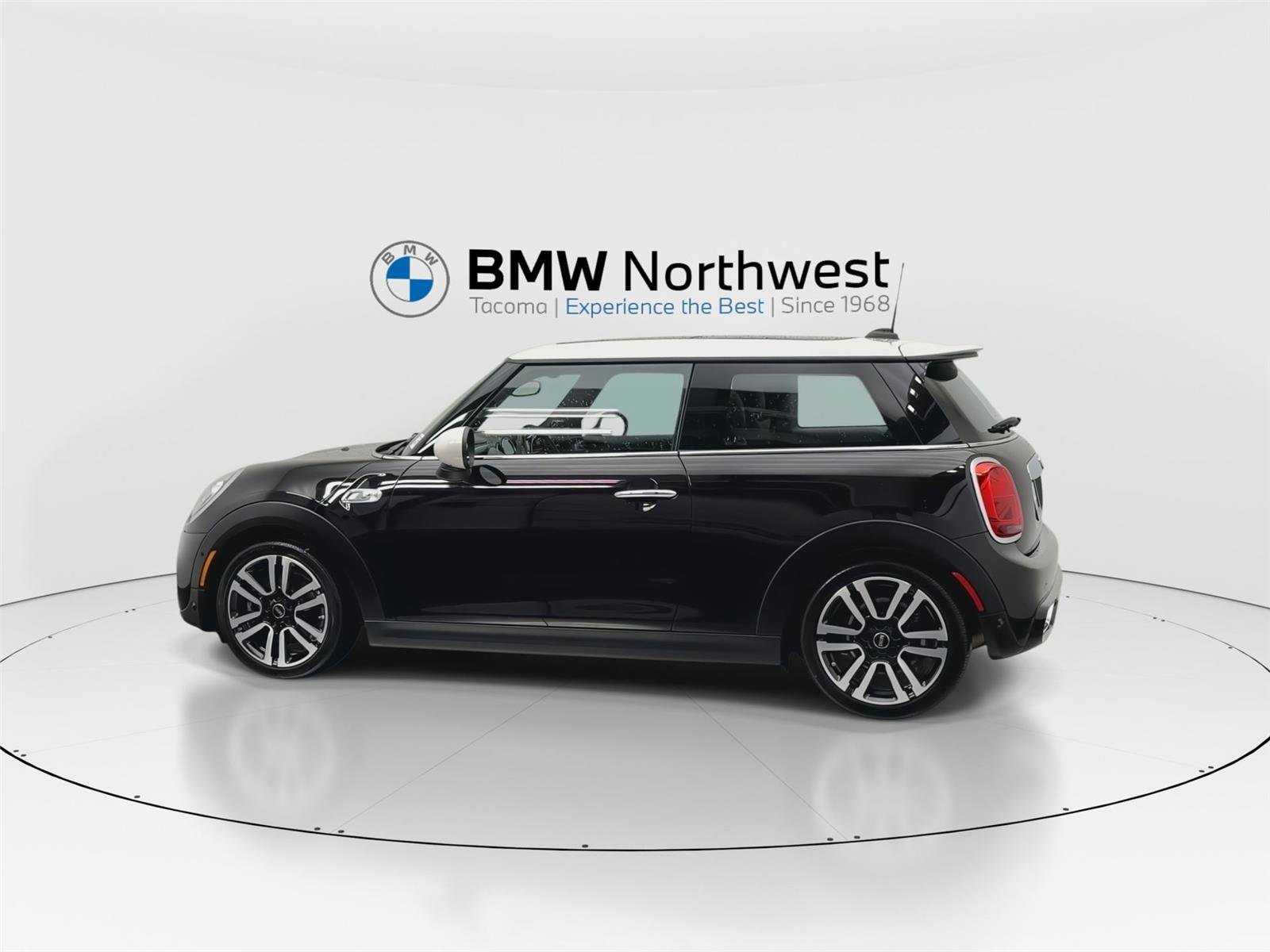 Used 2019 MINI Cooper S w/ Driver Assistance Package image 11