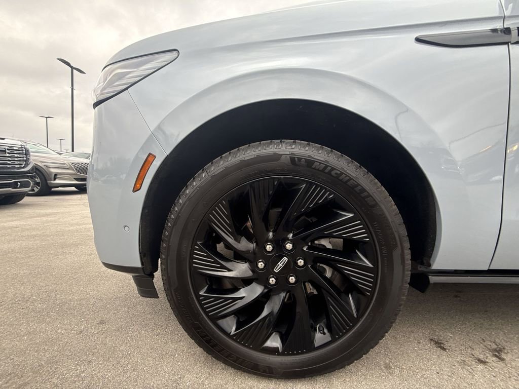 Used 2025 Lincoln Navigator L Reserve w/ Jet Appearance Package image 10