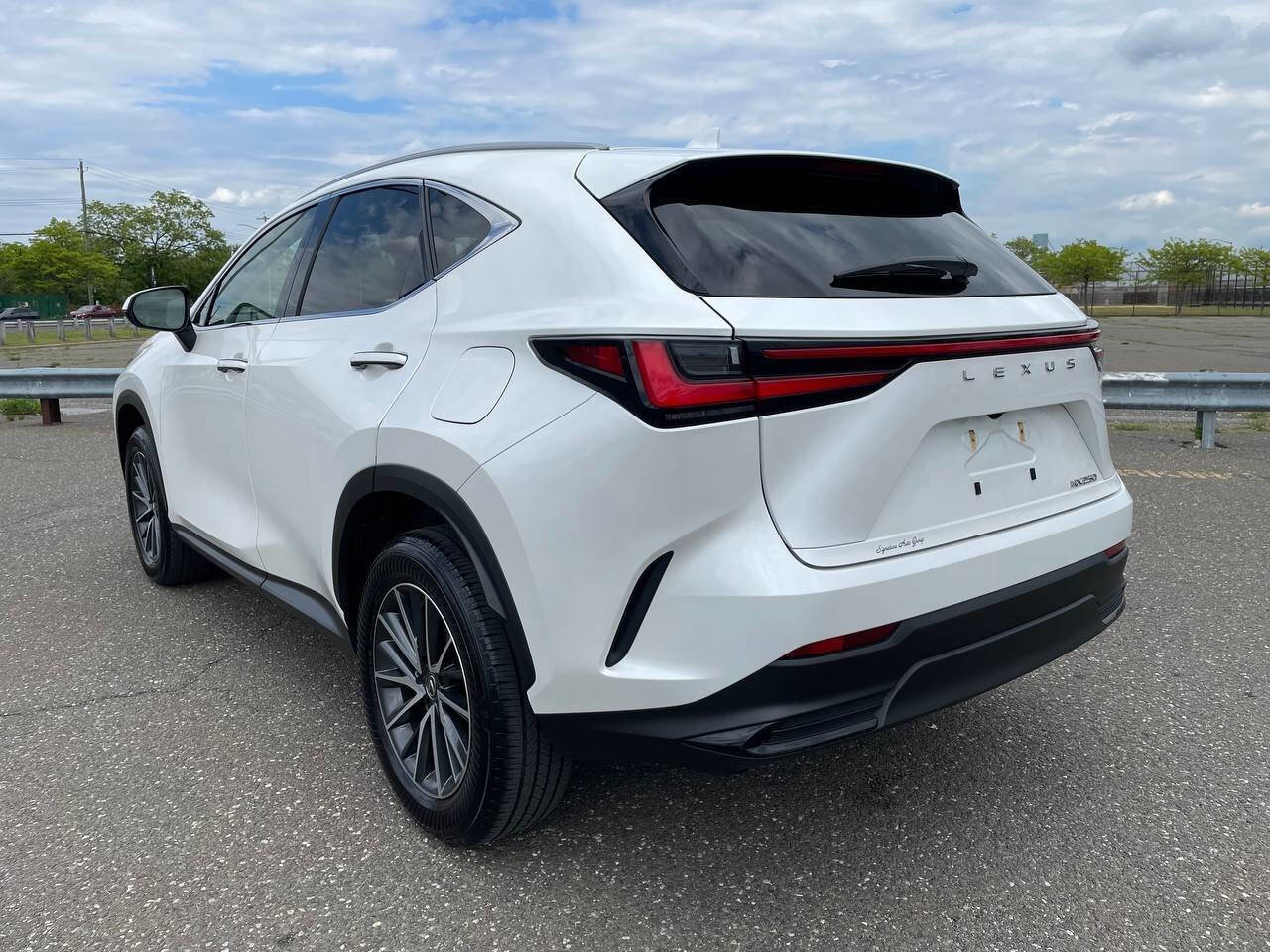 Used 2024 Lexus NX 250 FWD w/ Cold Area Package image 11