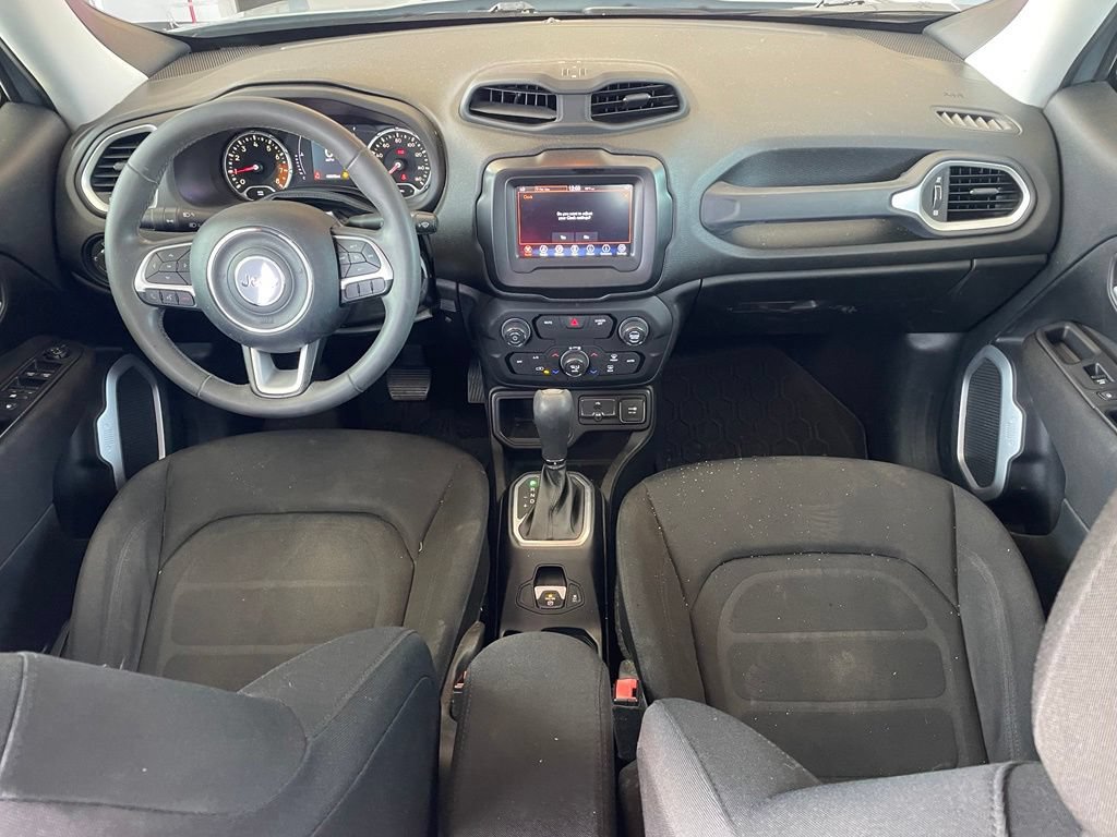 Used 2018 Jeep Renegade Latitude FWD image 11