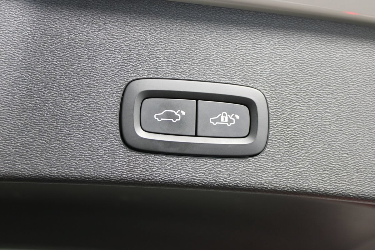 Used 2023 Volvo C40 P8 Recharge Ultimate AWD/4WD image 35