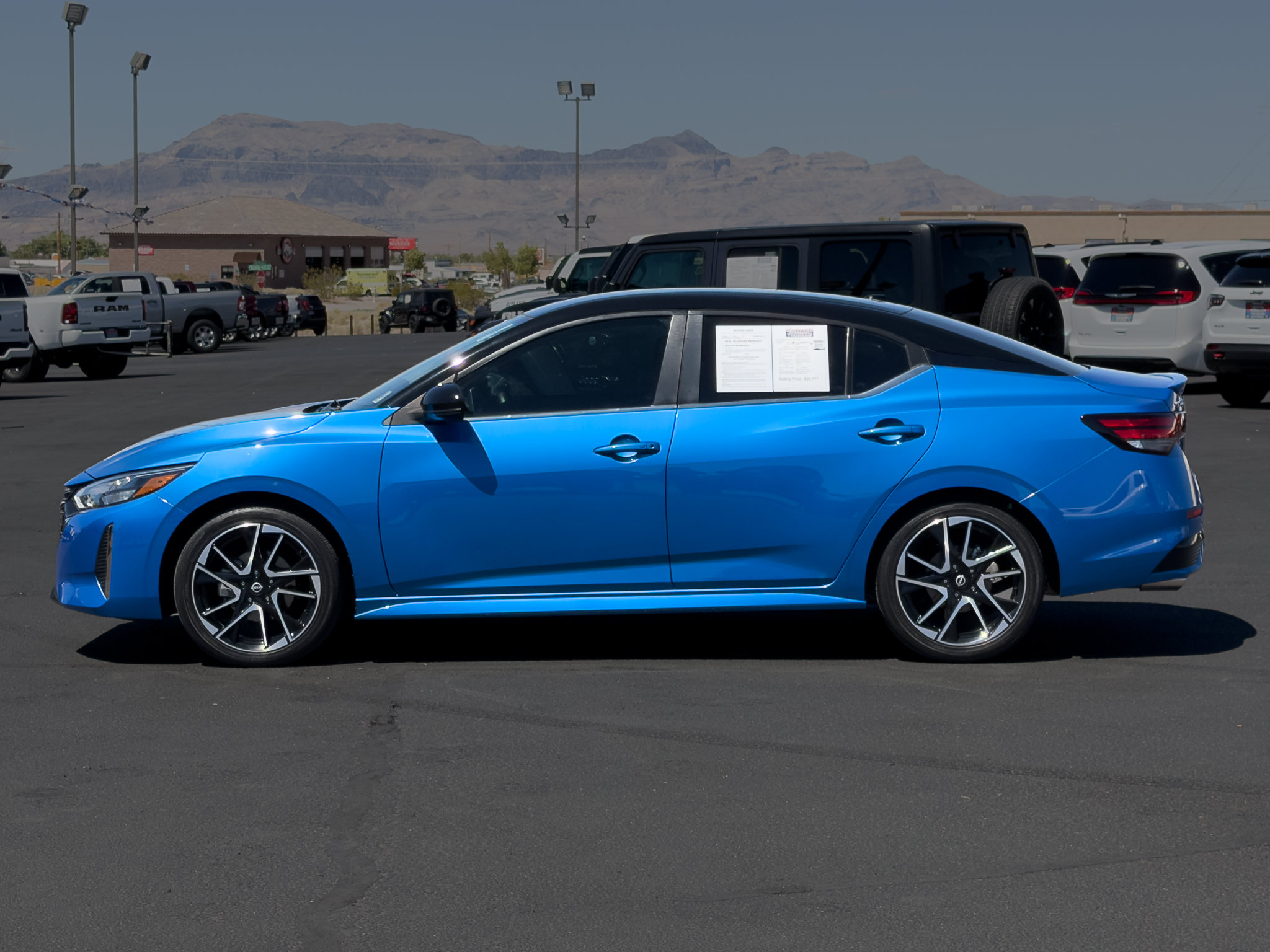 Used 2024 Nissan Sentra SR FWD image 2