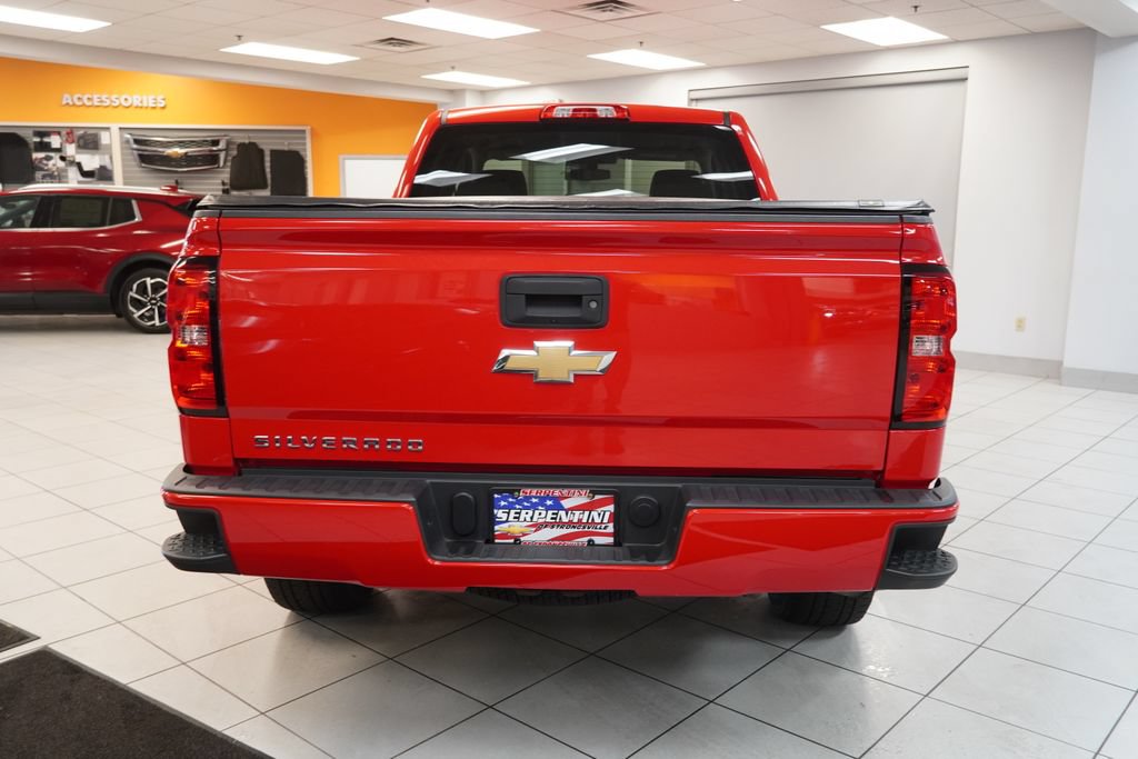 Used 2017 Chevrolet Silverado 1500 Custom w/ Custom Convenience Package AWD/4WD image 8