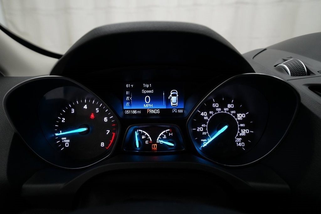 Used 2019 Ford Escape Titanium image 2