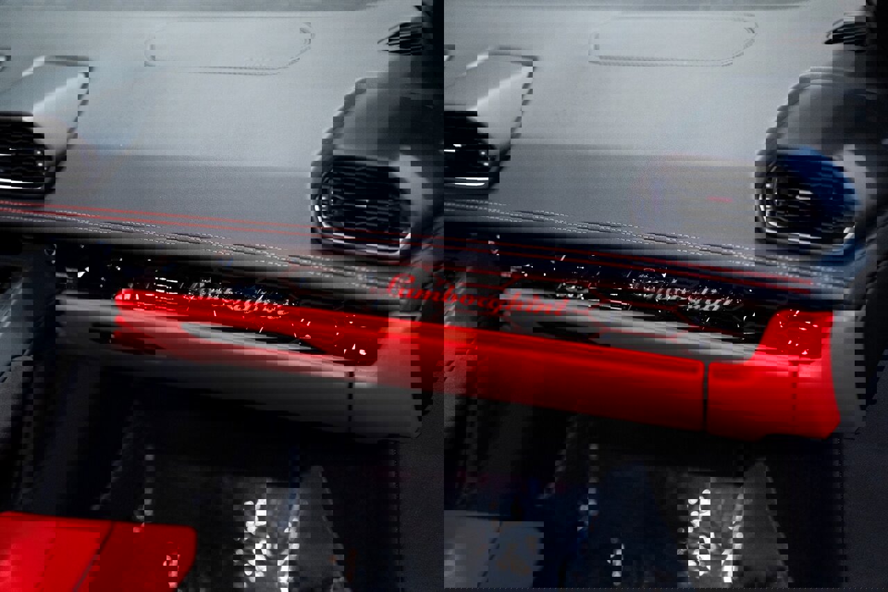 Used 2023 Lamborghini Huracan EVO image 37