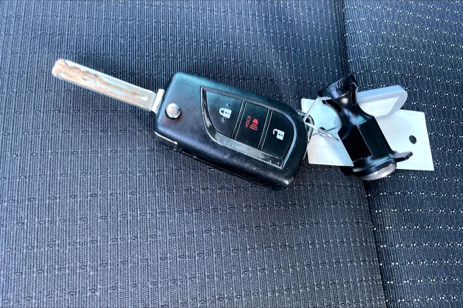 Used 2018 Toyota C-HR XLE FWD image 12