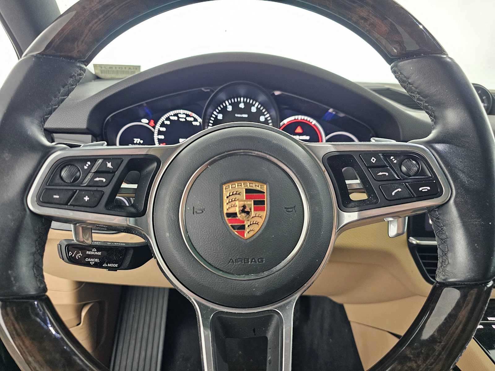 Used 2023 Porsche Cayenne Platinum Edition AWD/4WD image 22