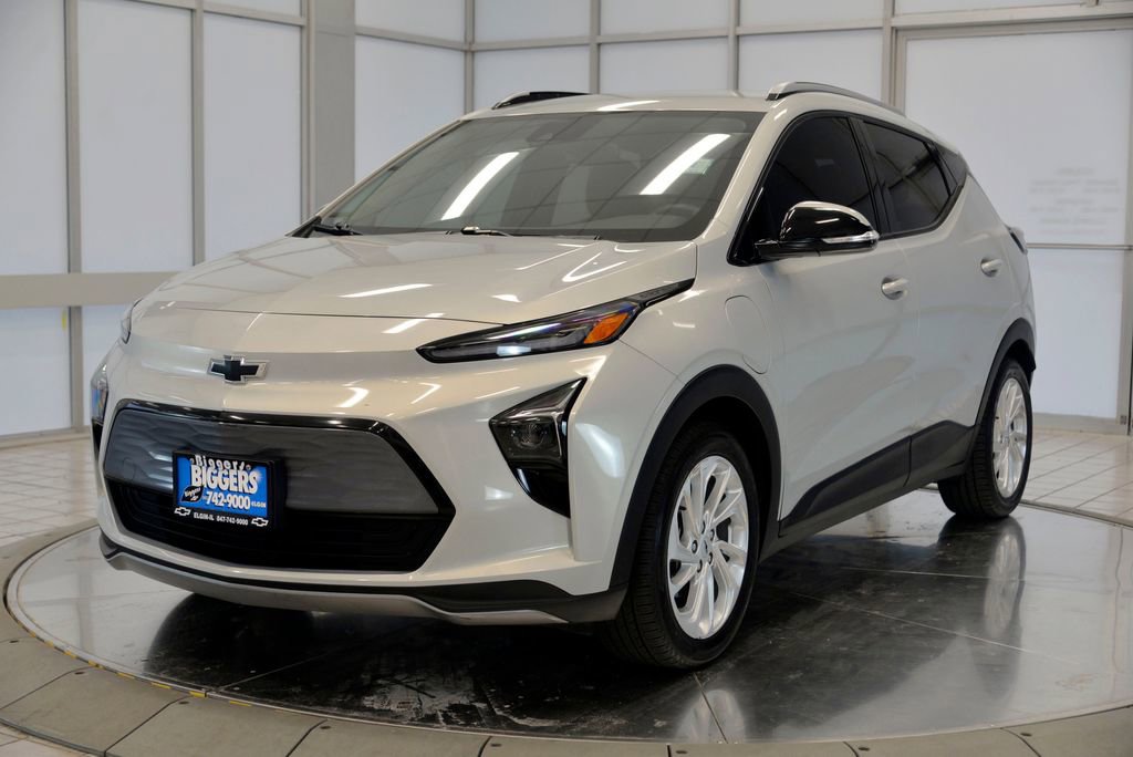 Used 2023 Chevrolet Bolt EUV LT w/ Driver Confidence Package image 4