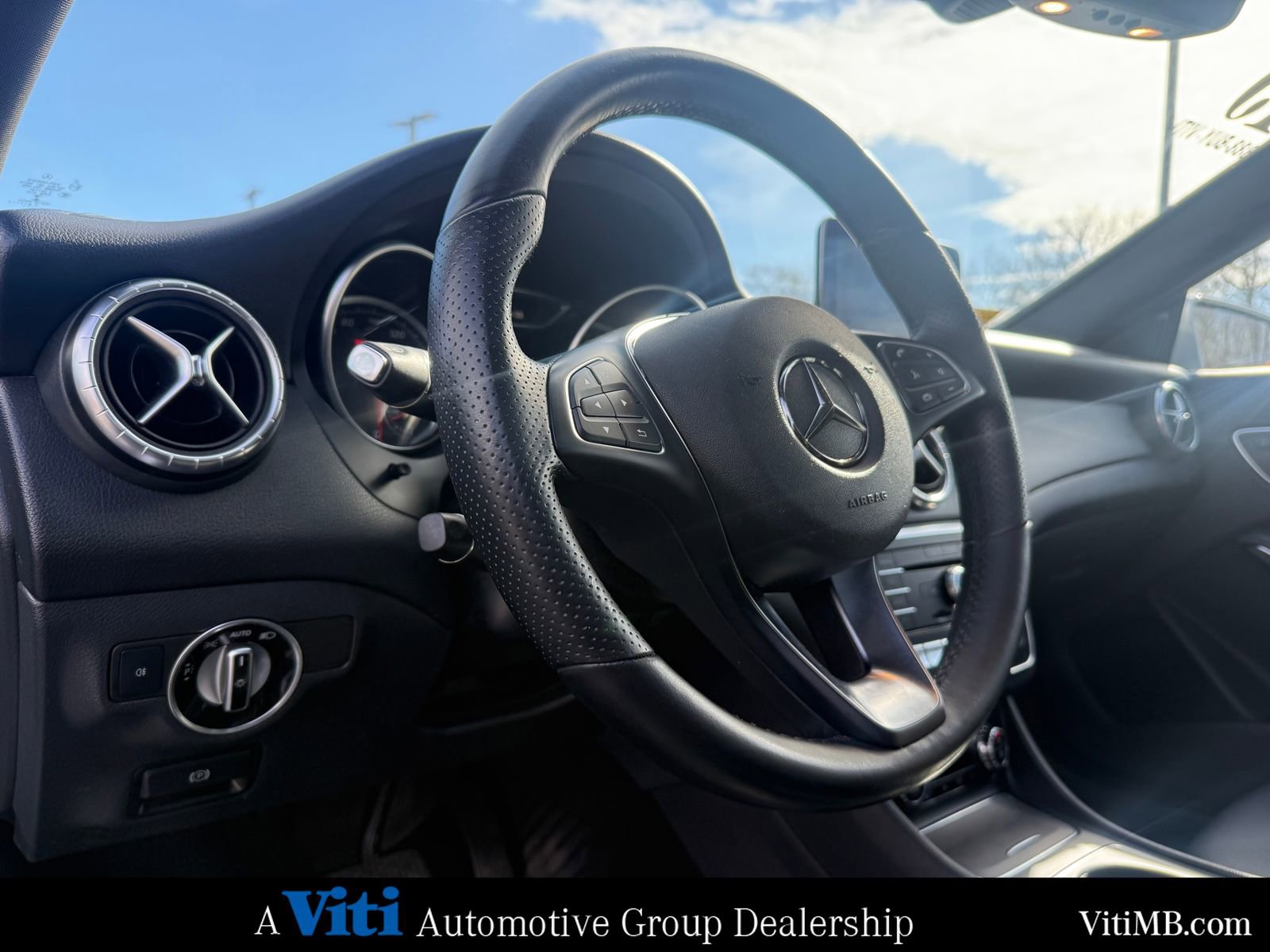 Used 2019 Mercedes-Benz CLA 250 4MATIC image 17