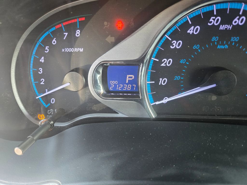 Used 2014 Toyota Sienna XLE image 13