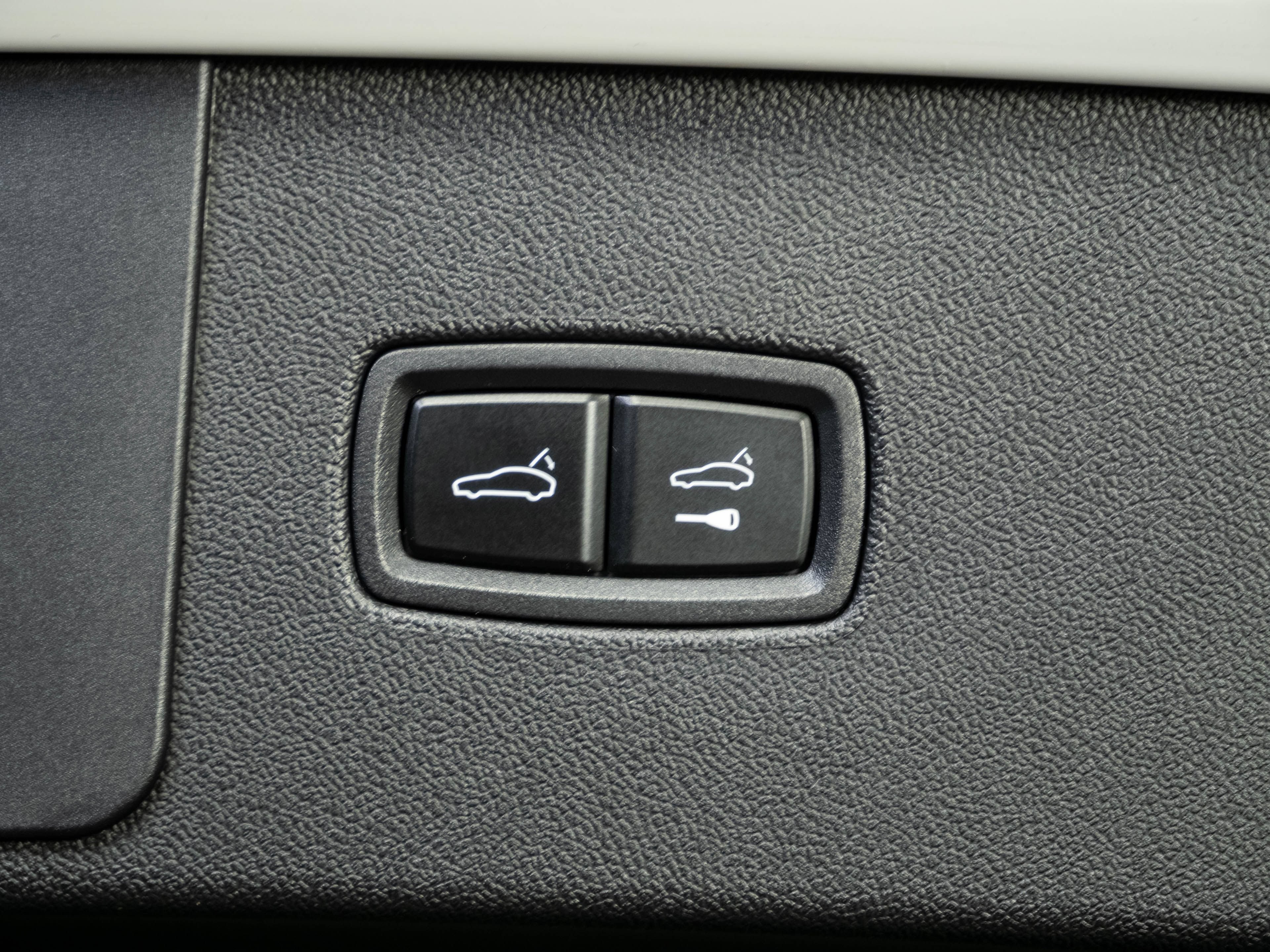 Certified 2023 Porsche Cayenne AWD/4WD image 31