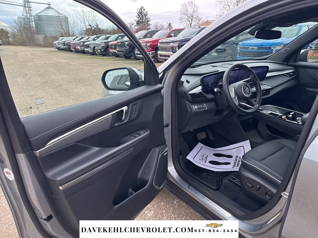 Used 2025 Buick Enclave Preferred w/ Power Package image 16