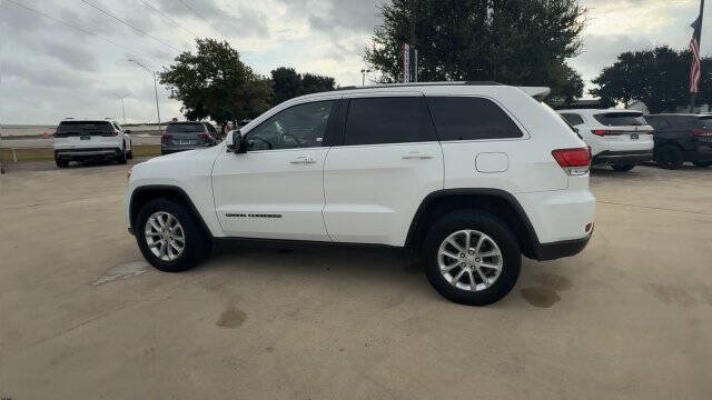Used 2021 Jeep Grand Cherokee Laredo AWD/4WD image 6