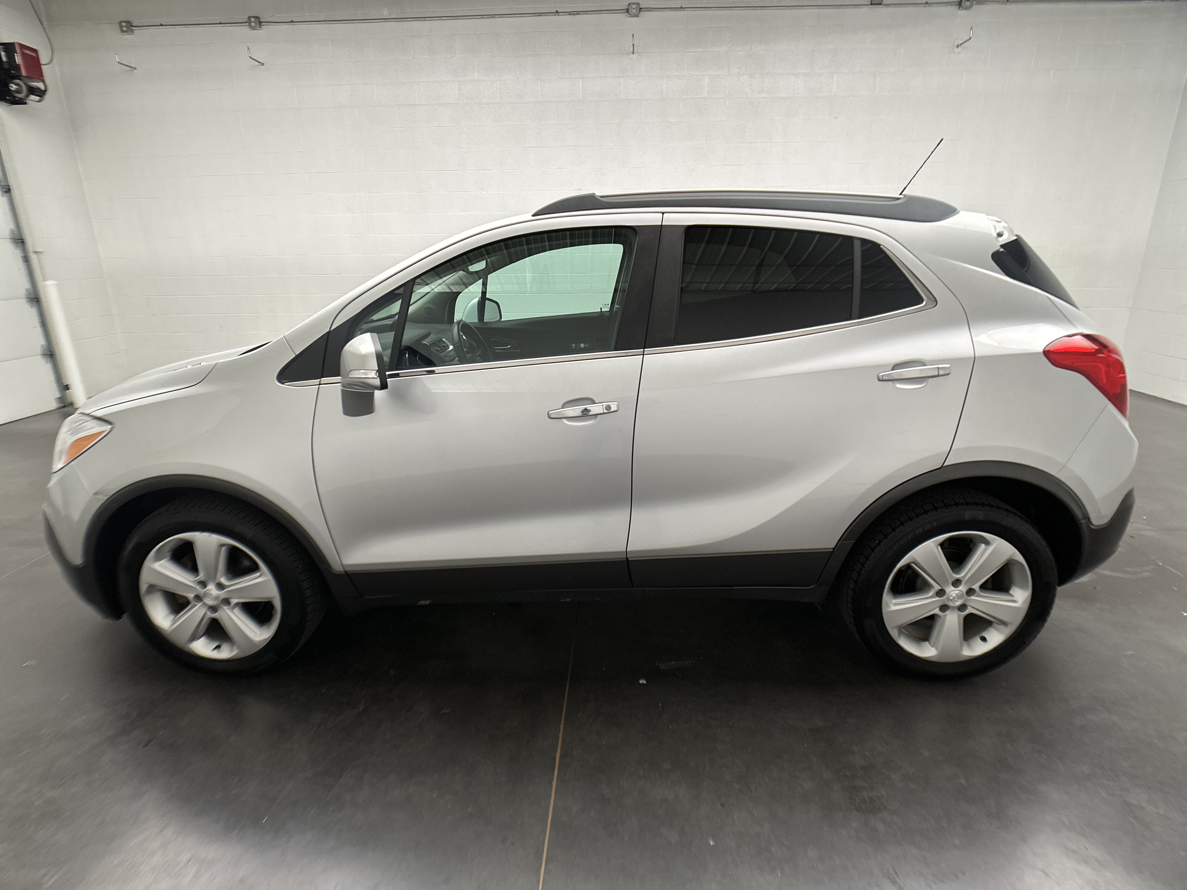 Used 2016 Buick Encore FWD image 5