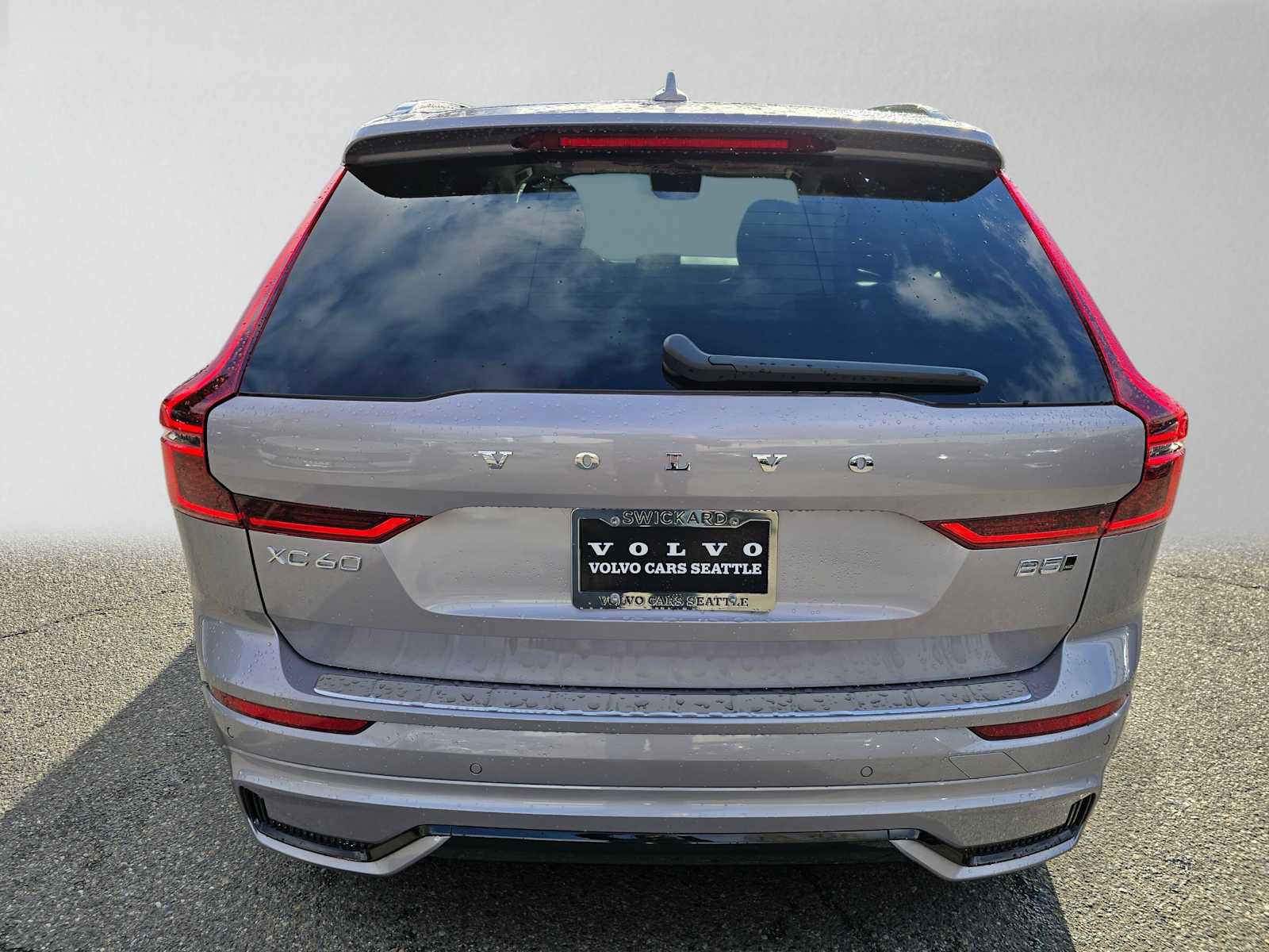 Used 2026 Volvo XC60 B5 Plus w/ Protection Package Premier AWD/4WD image 4