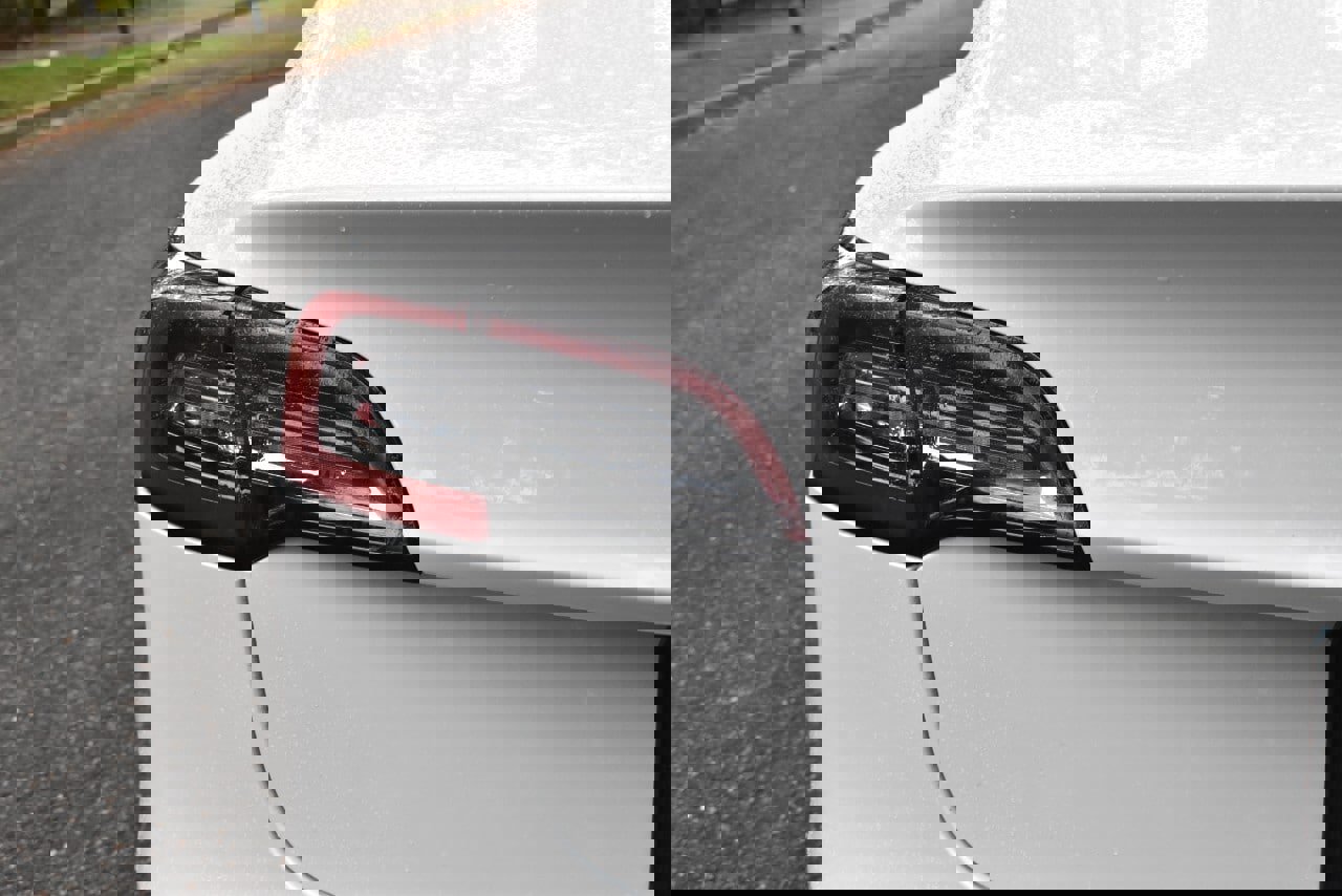 Used 2023 Tesla Model 3 Standard Range image 32