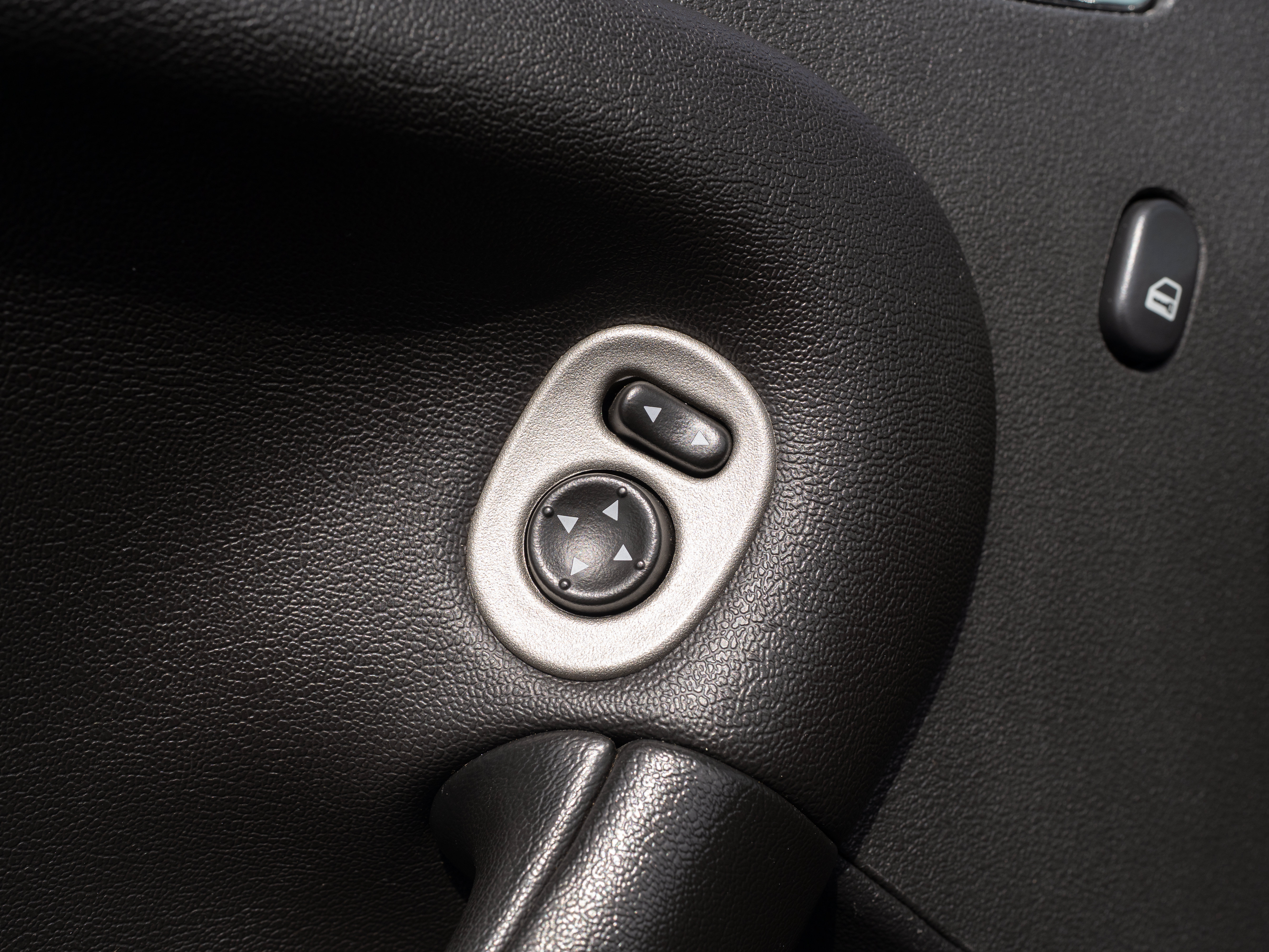 Used 2007 Pontiac Solstice GXP w/ Premium Package RWD image 12