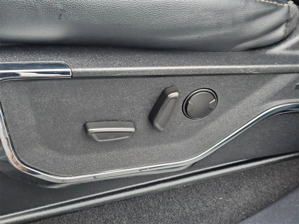 Used 2024 Ford F150 Lariat image 23