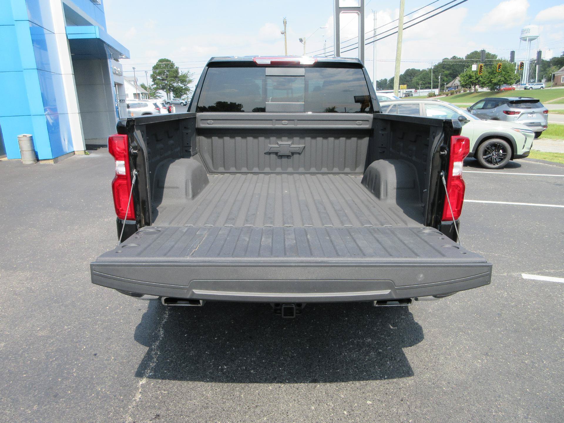 Certified 2025 Chevrolet Silverado 1500 LTZ w/ LTZ Premium Package AWD/4WD image 5