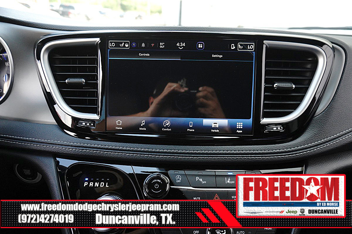 New 2027 Chrysler Pacifica Select FWD image 22