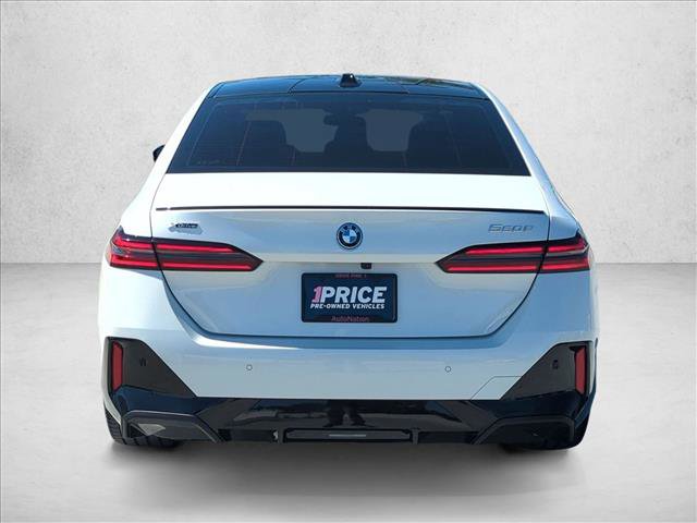 Used 2025 BMW 550e xDrive w/ Premium Package image 7