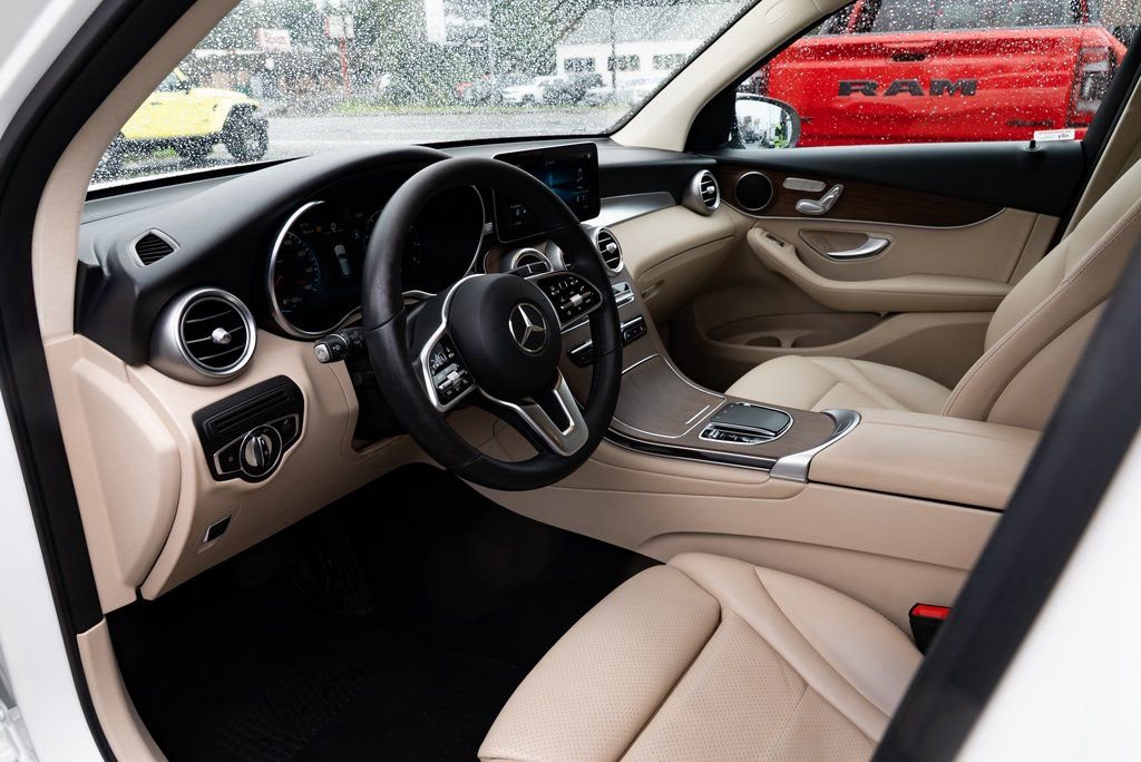 Used 2022 Mercedes-Benz GLC 300 4MATIC image 4