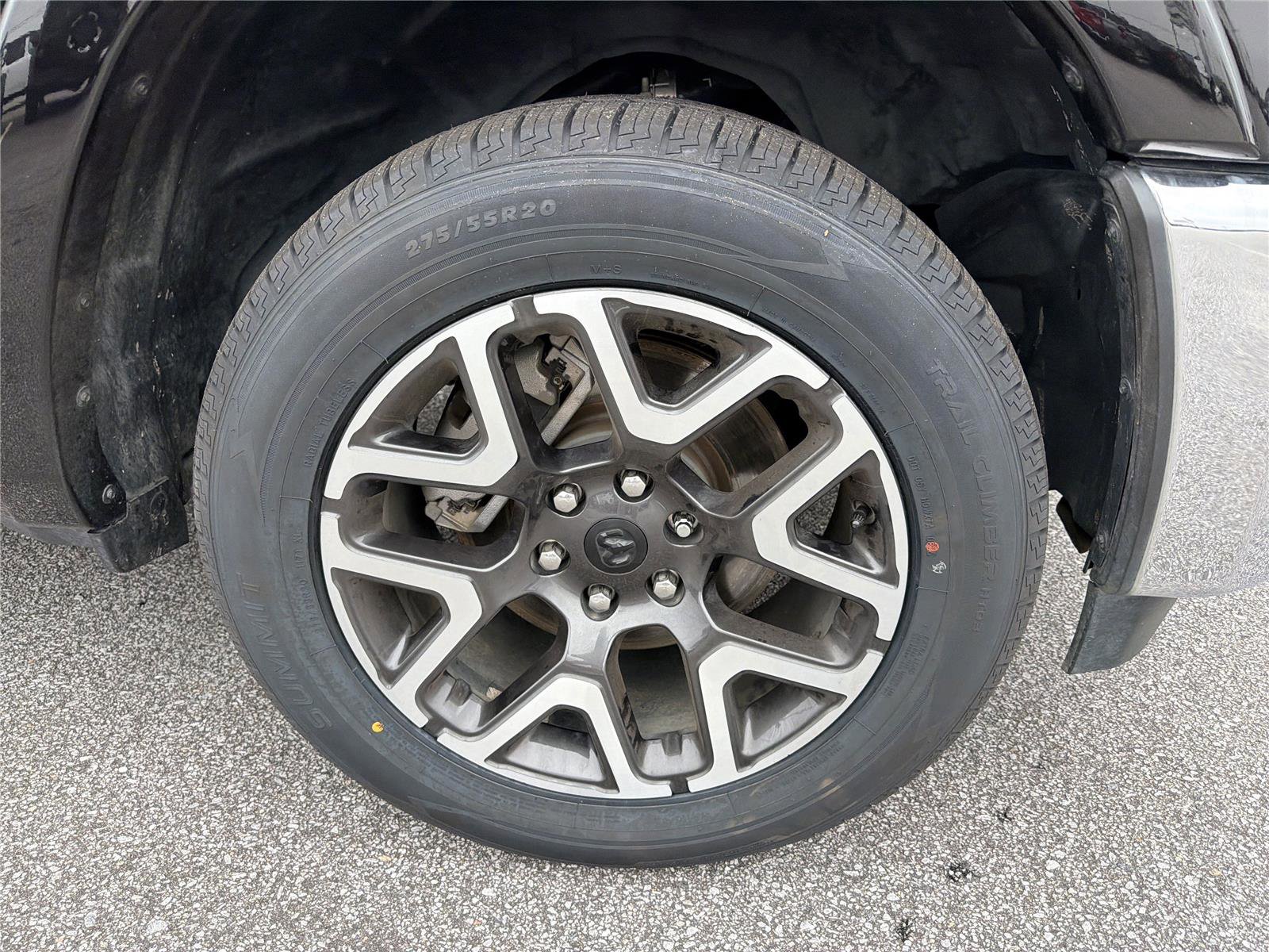Used 2025 RAM 1500 Laramie AWD/4WD image 11