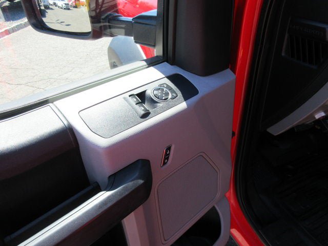 Used 2017 Ford F550 4x4 Regular Cab Super Duty image 24